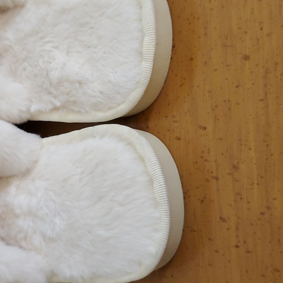 Bride Slippers - Picture 4 of 10